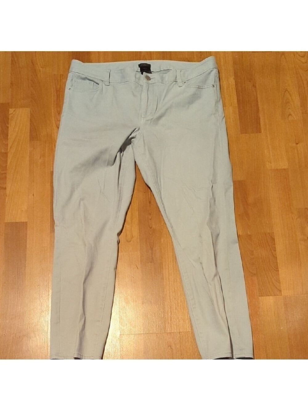 Ann Taylor Factory Gray Curvy Ankle Pants Size 14 Work Career